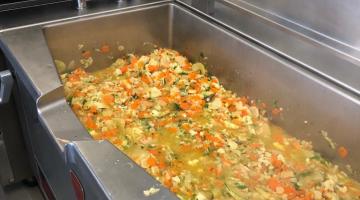préparation soupes légumes frais